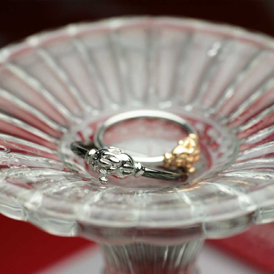 Mickey Mouse & Minnie Mouse Shake Hand Ring - Black