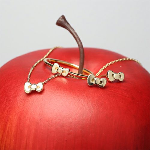 Hello Kitty Ribbon Necklace - 10K Yellow Gold