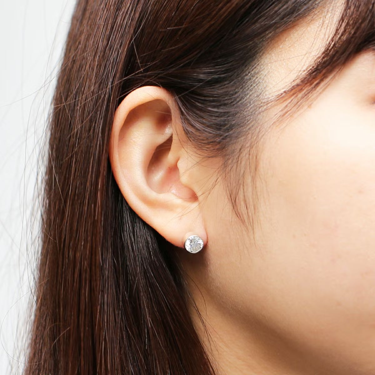 Modern Moissanite Earrings 6.5mm - Silver / Single Ear