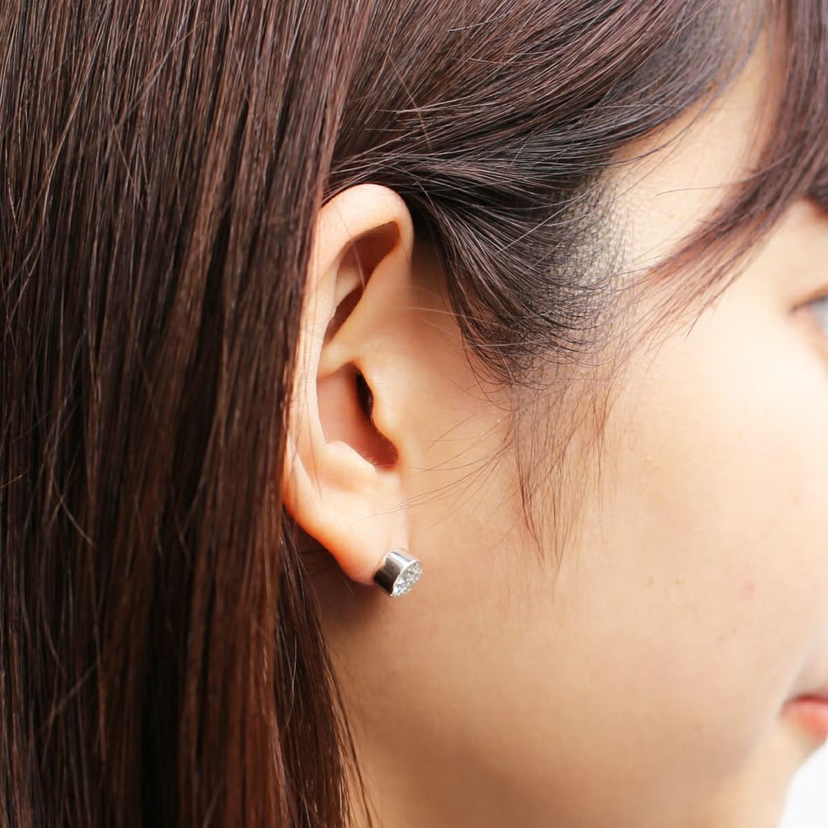 Modern Moissanite Earrings 6.5mm - Silver / Single Ear