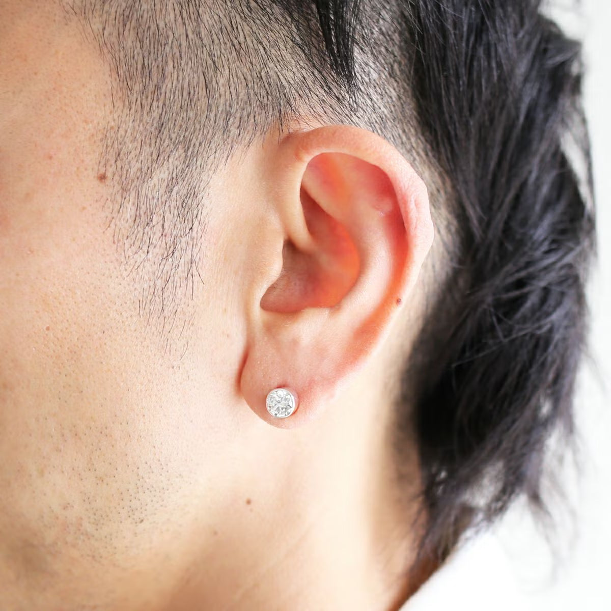 Modern Moissanite Earrings 6.5mm - Silver / Single Ear
