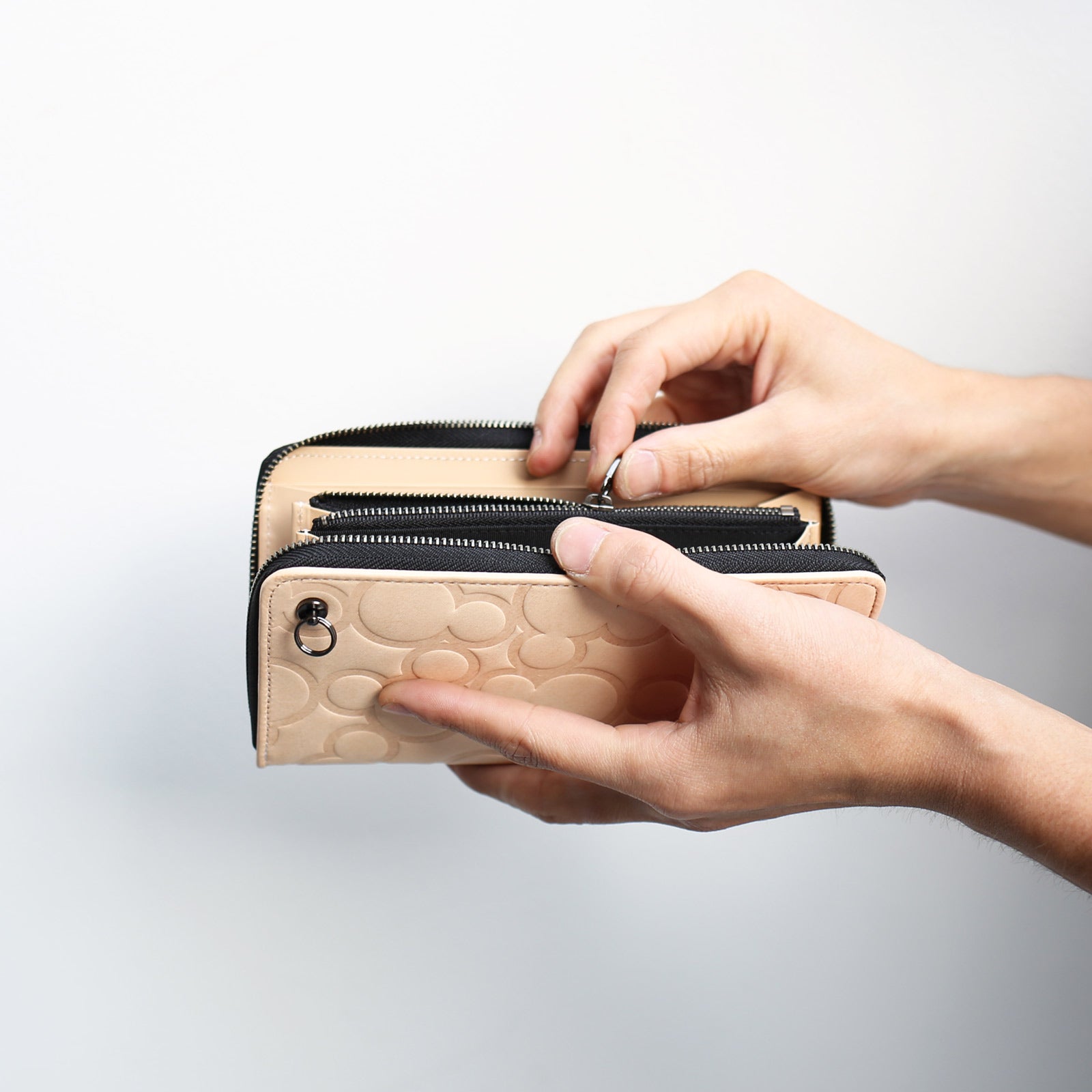 Mickey Mouse Big Icon Zipper Long Wallet/Long Wallet - Natural Leather -