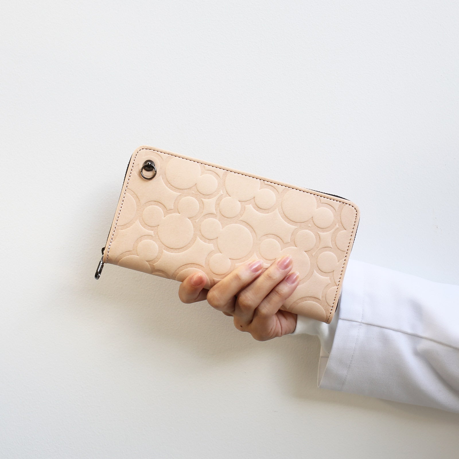 Mickey Mouse Big Icon Zipper Long Wallet/Long Wallet - Natural Leather -