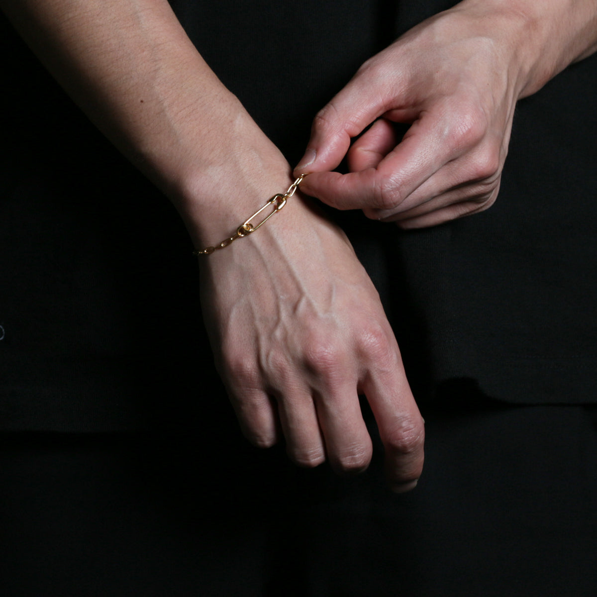 Long Safety Pin Azuki Chain Diamond Bracelet S - Gold