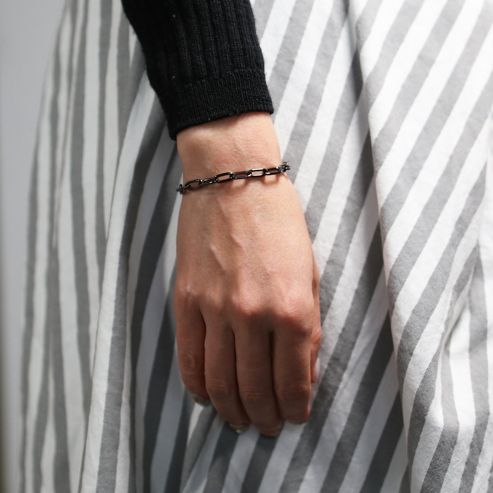 Long Safety Pin Azuki Chain Diamond Bracelet M - Black