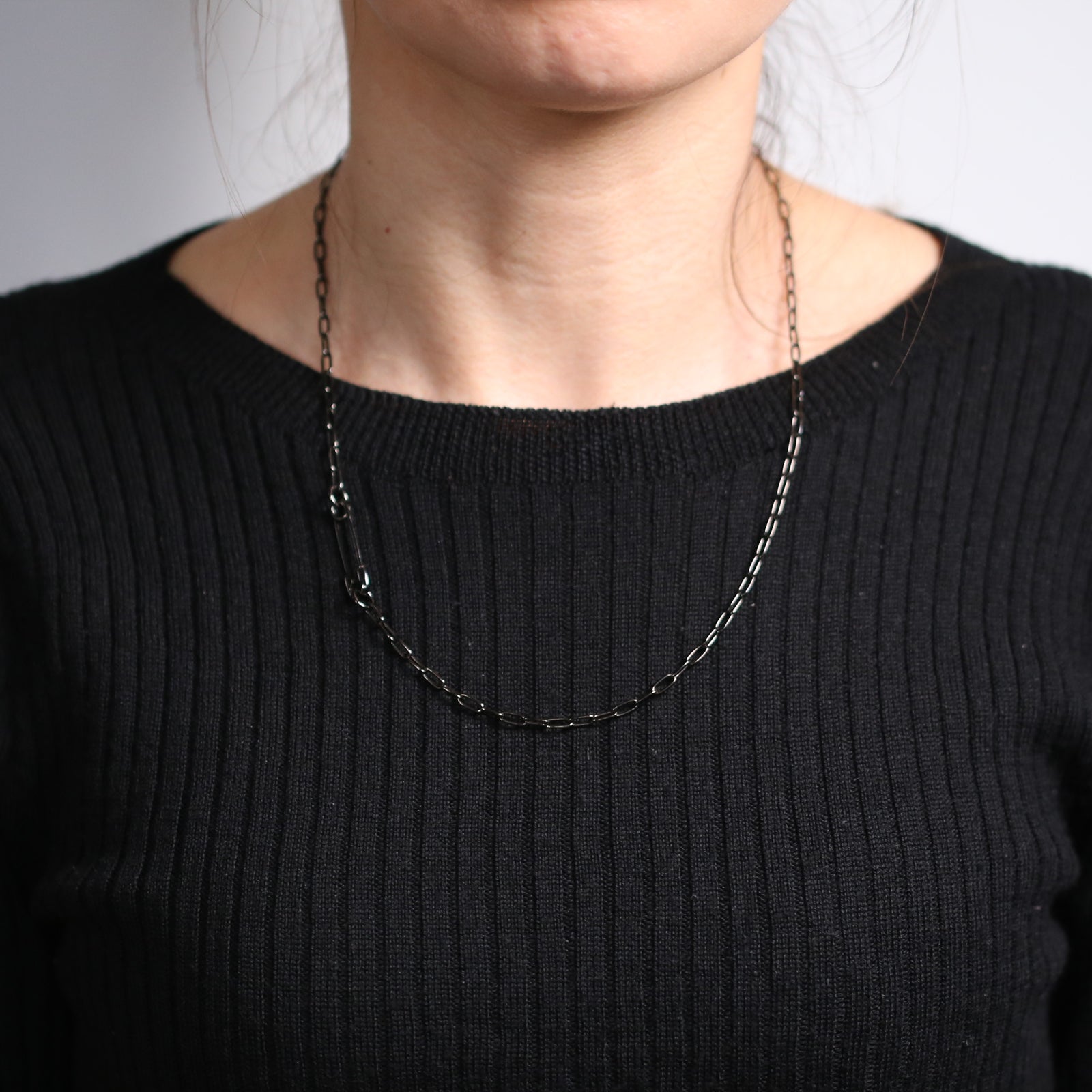 Safety Pin Long Azuki Chain Diamond Necklace S - Black