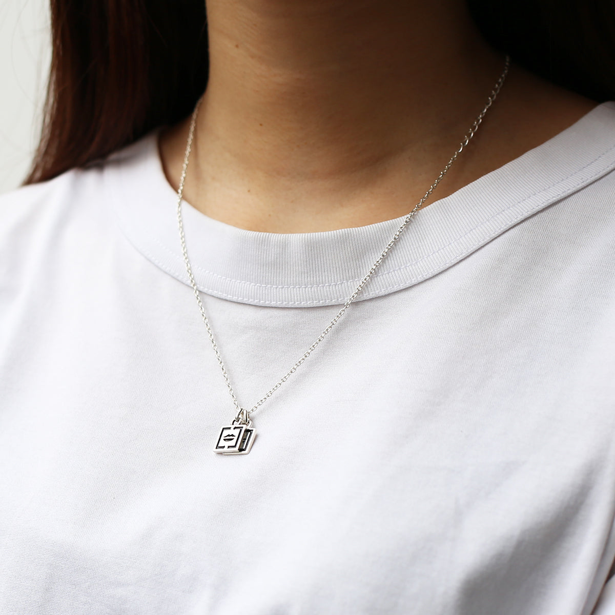 JoJo的奇妙冒险:石之海 KI项链/E. Costello