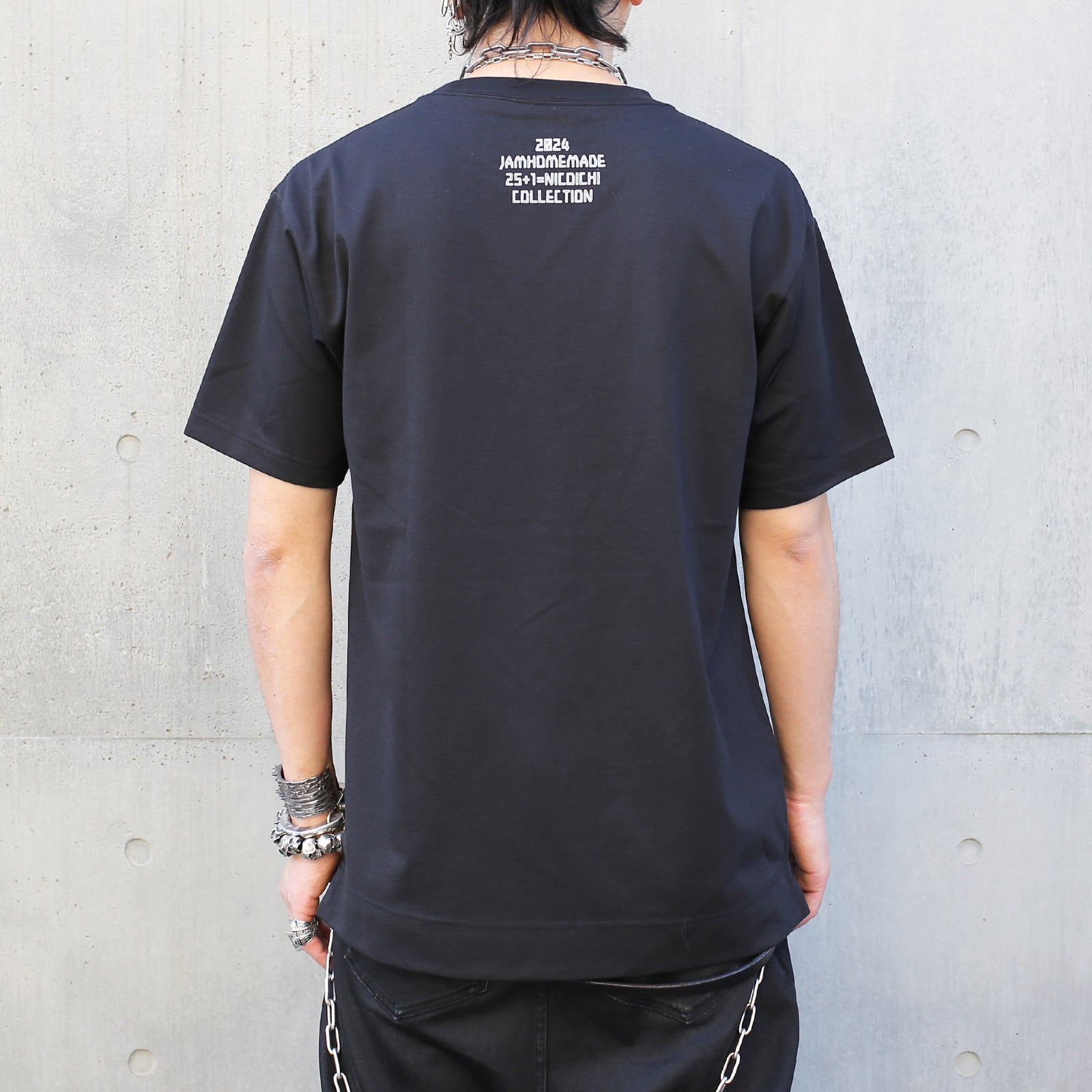 25 + 1 = NICOICHI Graphic T-Shirt / Black