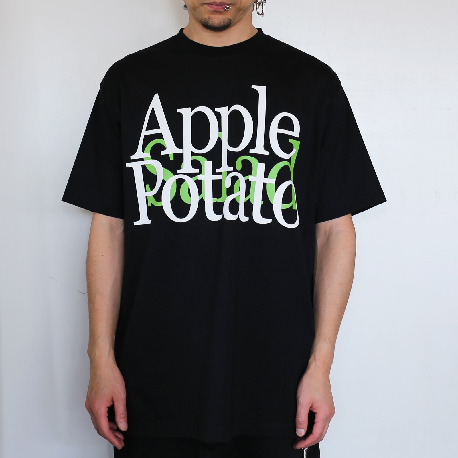 Apple T-Shirt / Black