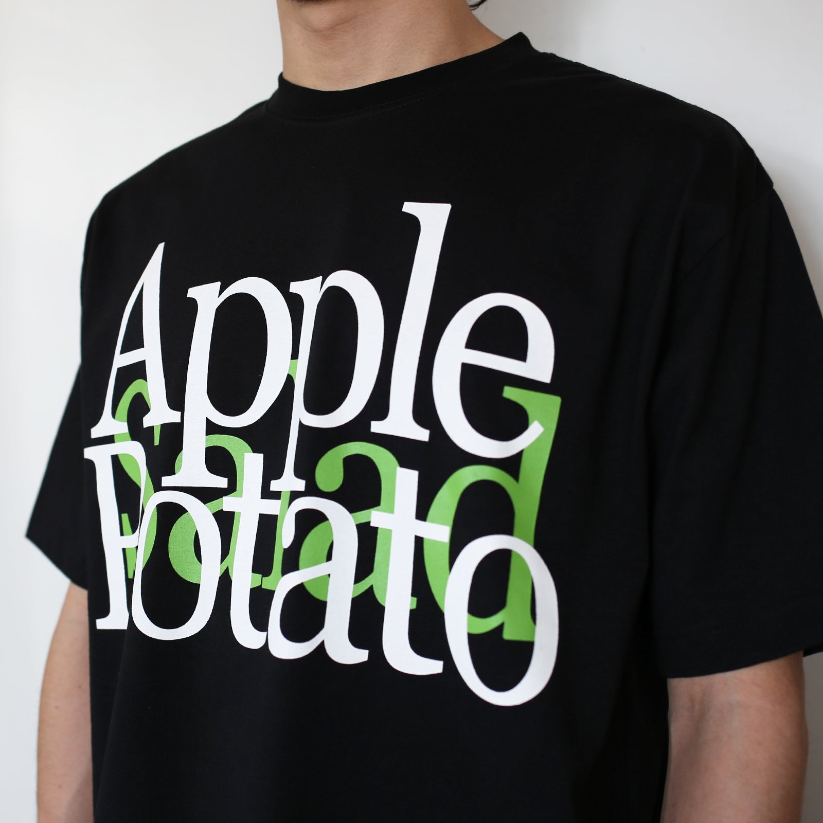 Apple T-Shirt / Black