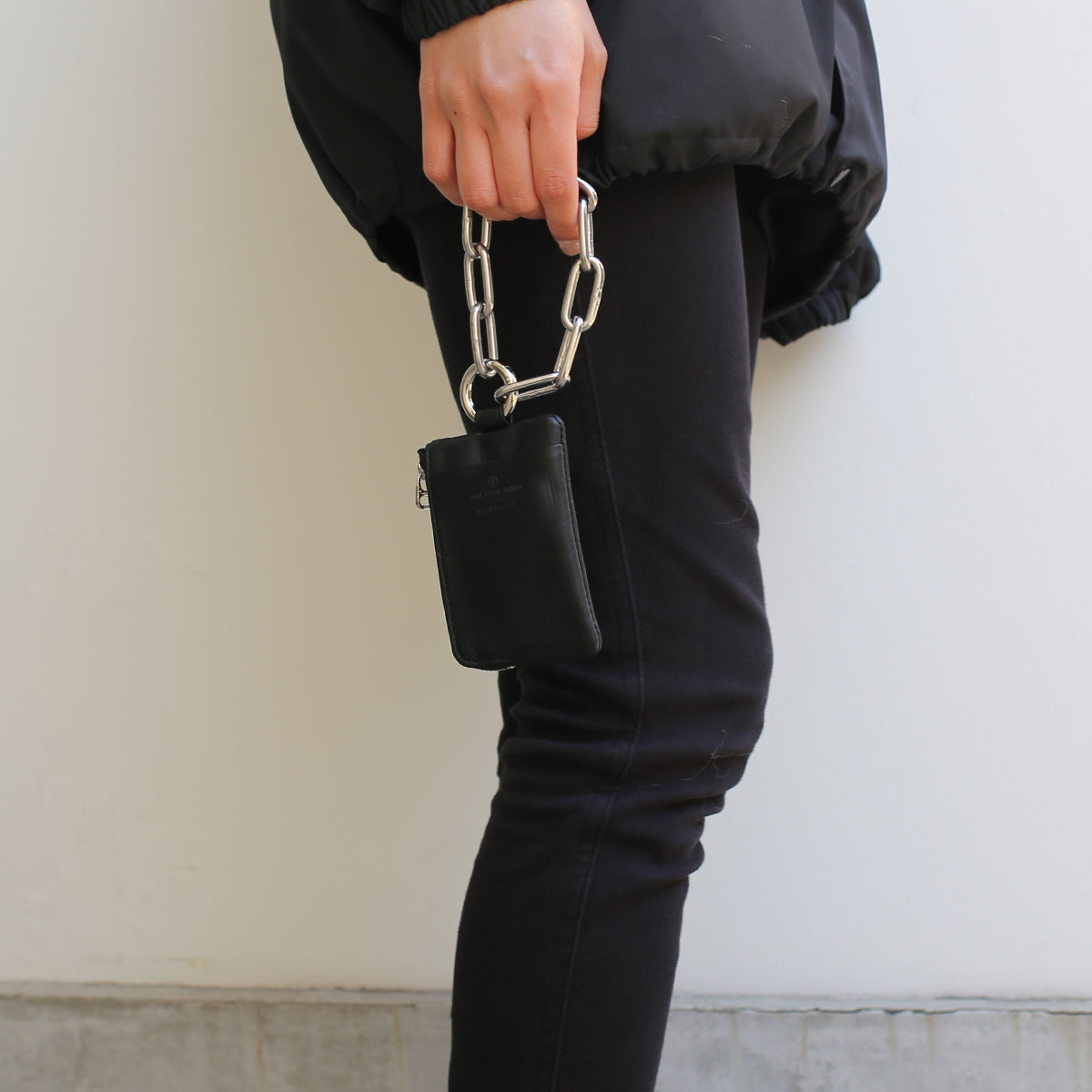 Hands-free L-shaped Zip Pouch/Fragment Case Scotchgard Leather with Chain