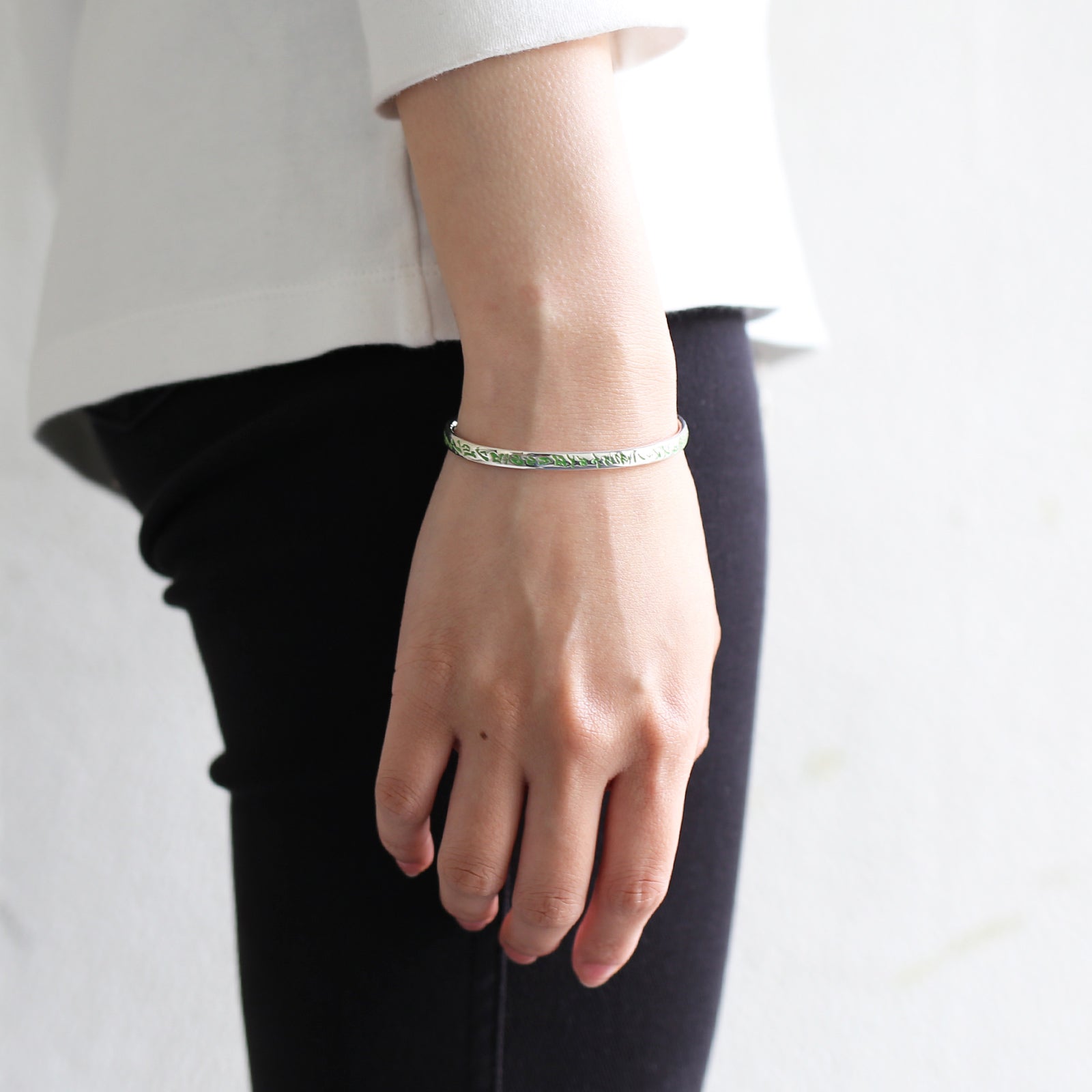 Yu Yu Hakusho Yomi Makorikiryu Renpa Recoil Wall Bangle