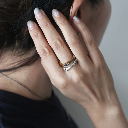 Pirates of the Caribbean: Dead Men Tell No Tales Crossbone Ring - Gold