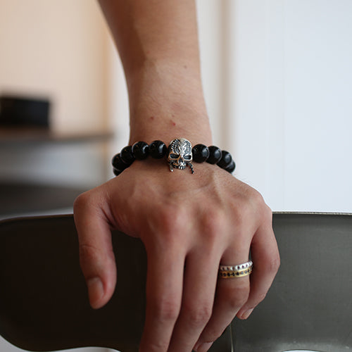 Pirates of the Caribbean: Dead Men Tell No Tales Skull Bracelet in Onyx - 18K Yellow Gold