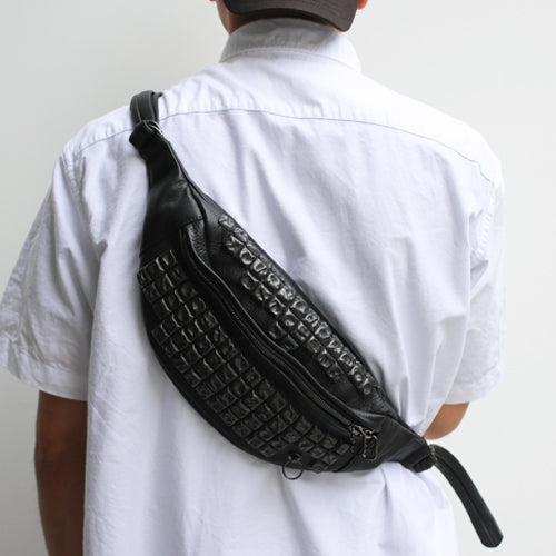 ENDURE Leather Studded Body Bag Shoulder Bag S - Black