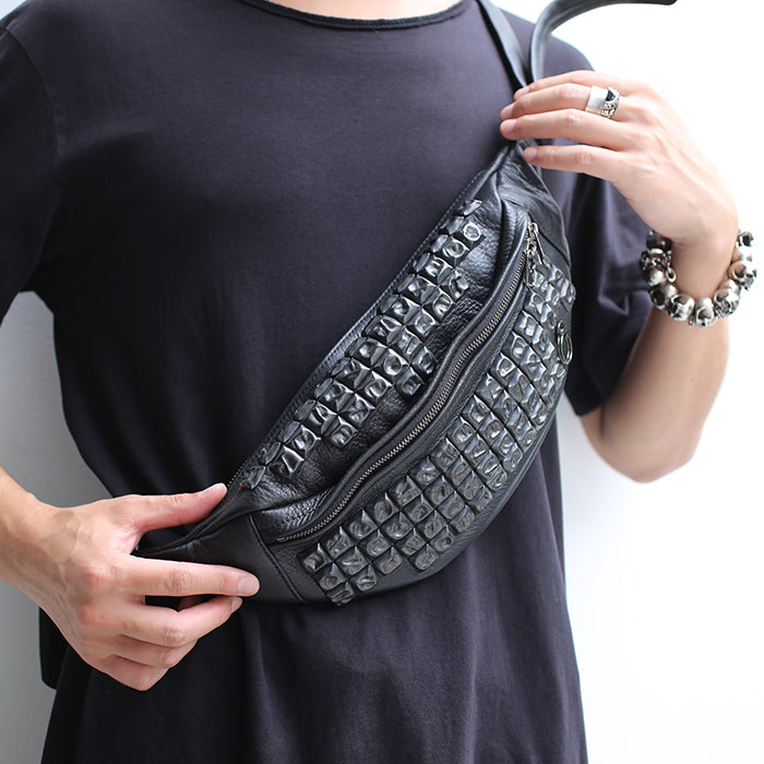 ENDURE Leather Studded Body Bag Shoulder Bag S - Black