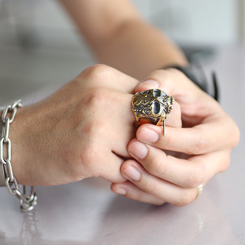 Pirates of the Caribbean: Dead Men Tell No Tales Skull Ring - Gold