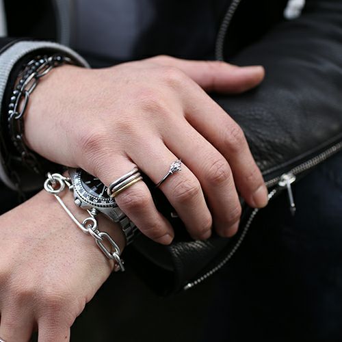 Mickey Mouse & Minnie Mouse Shake Hand Ring - Black