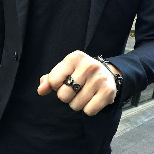 Safety Pin Ring M - Black