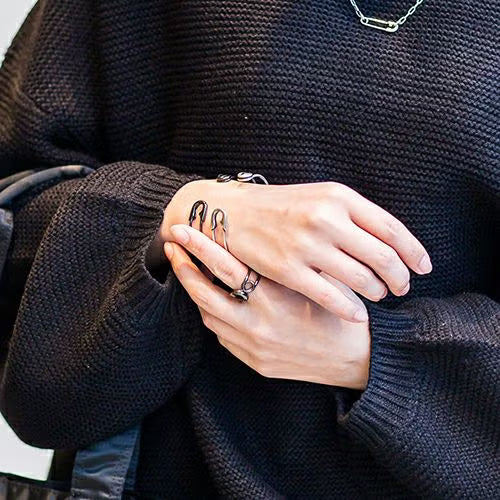 Safety Pin Ring M - Black