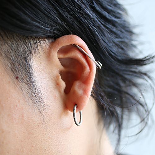 星球大战™介绍信息耳环 - 银色（烟熏色）（单只）