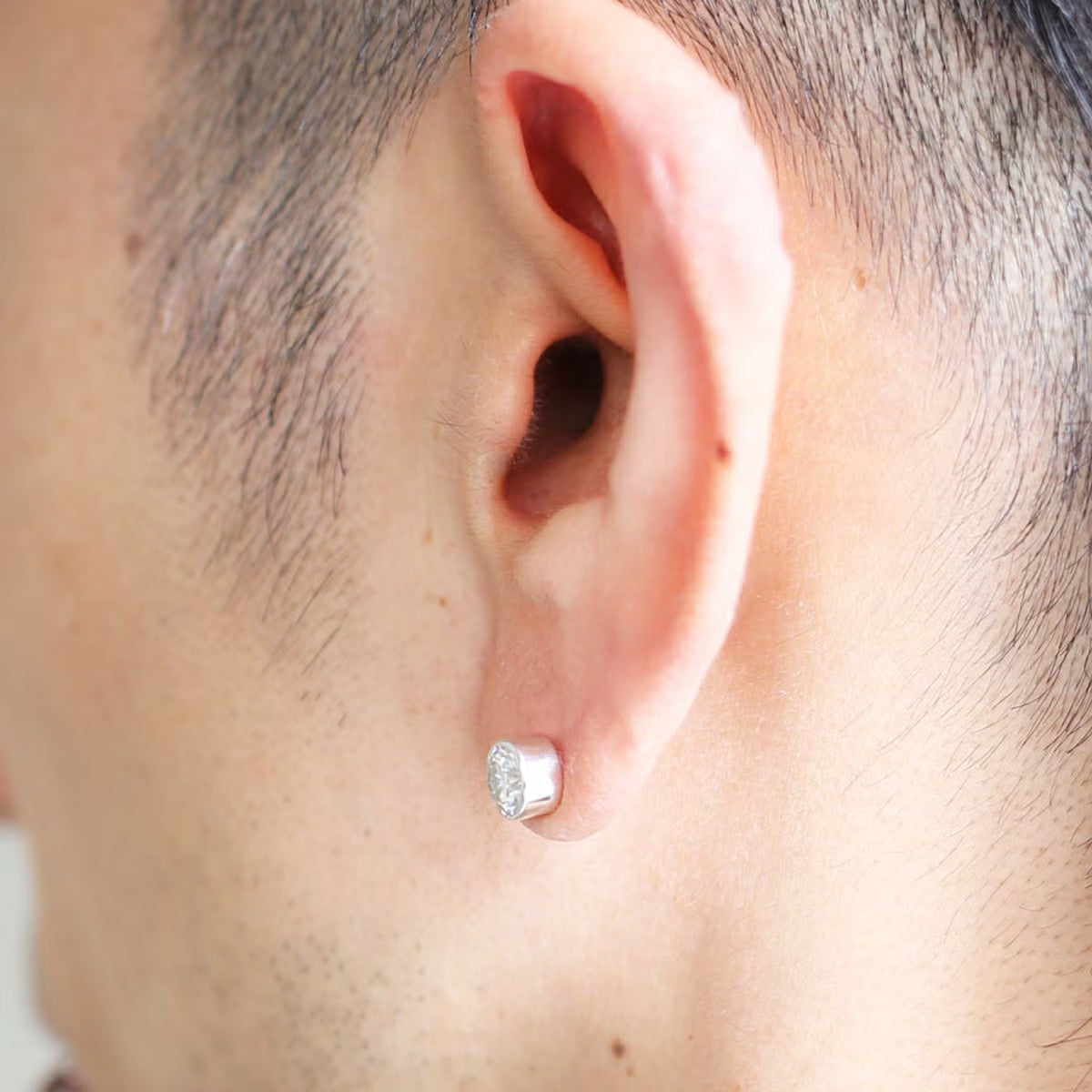 Modern Moissanite Earrings 6.5mm - Silver / Single Ear