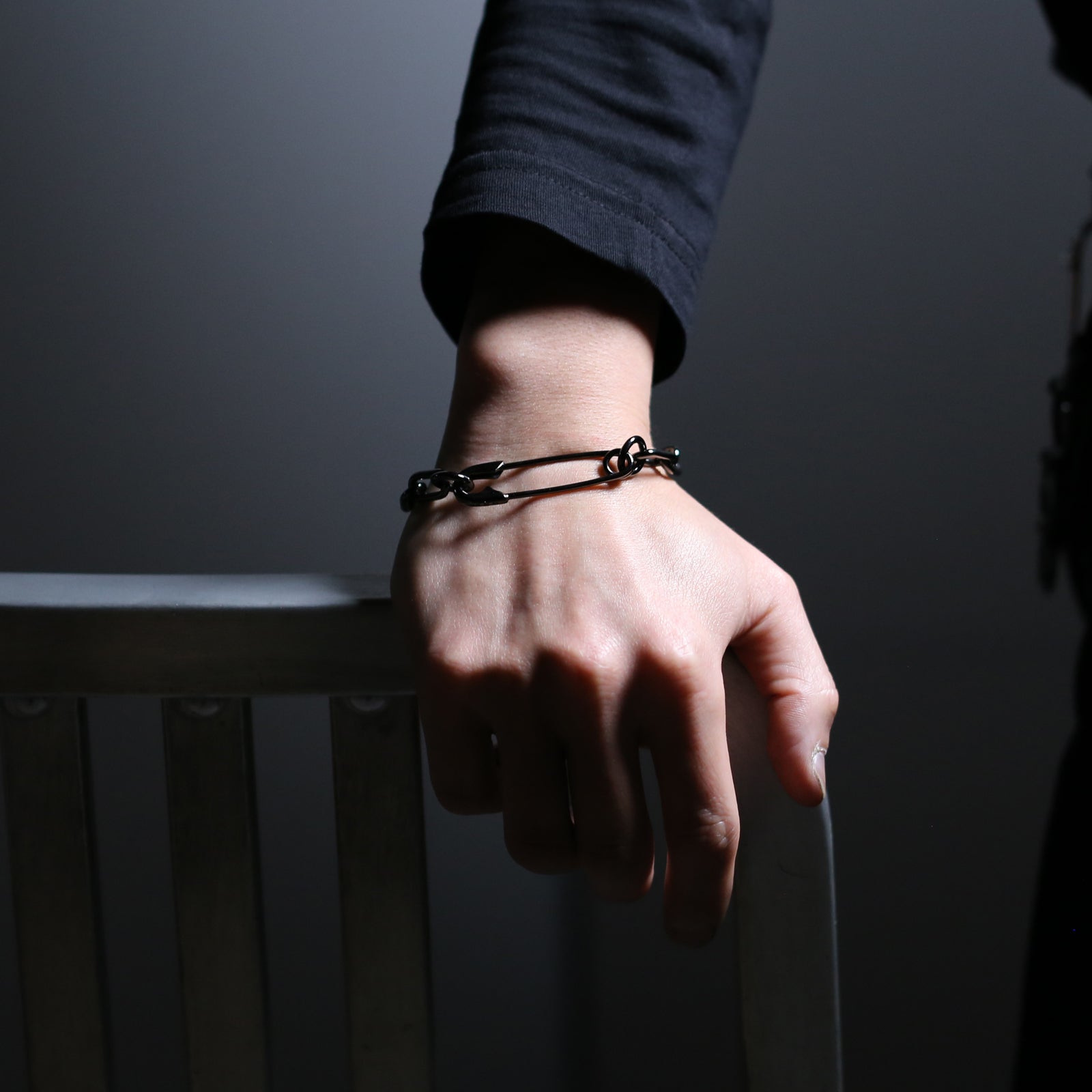 Long Safety Pin Azuki Chain Diamond Bracelet L - Black