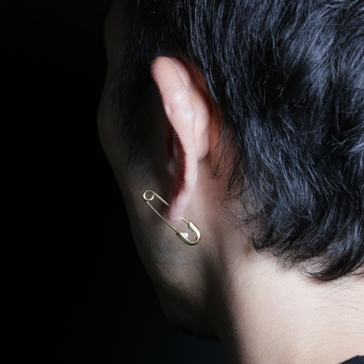 别针钻石耳环 M - 金色 / 单只