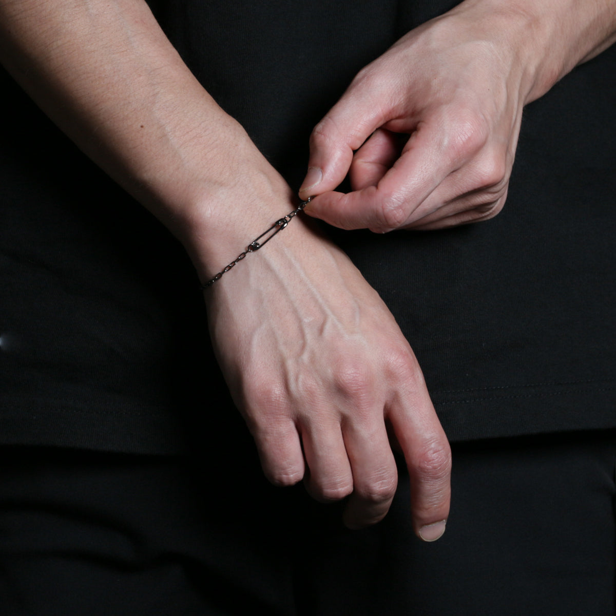 Safety Pin Long Azuki Chain Diamond Bracelet XS - Black