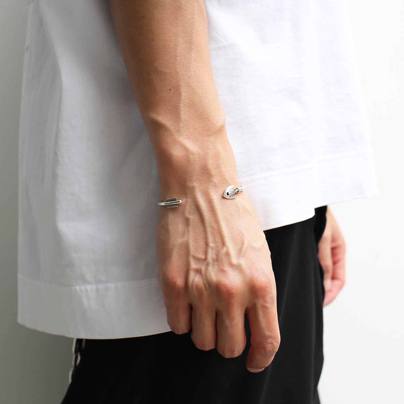 《JOJO的奇妙冒险：不灭钻石》替身箭手镯