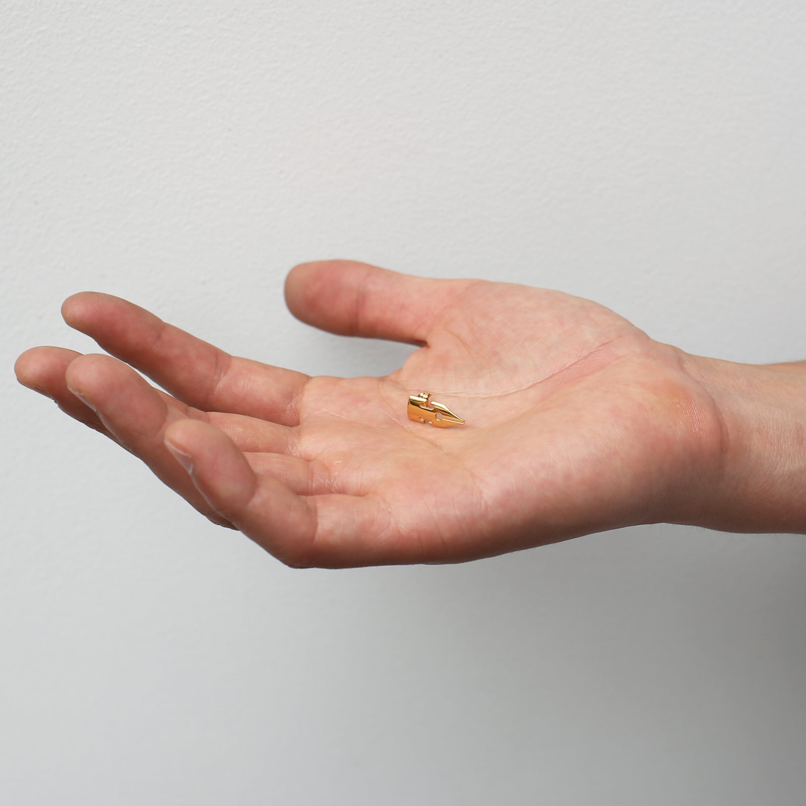 JoJo的奇妙冒險：不滅鑽石 岸邊露伴 G-Pen 耳環（單隻）