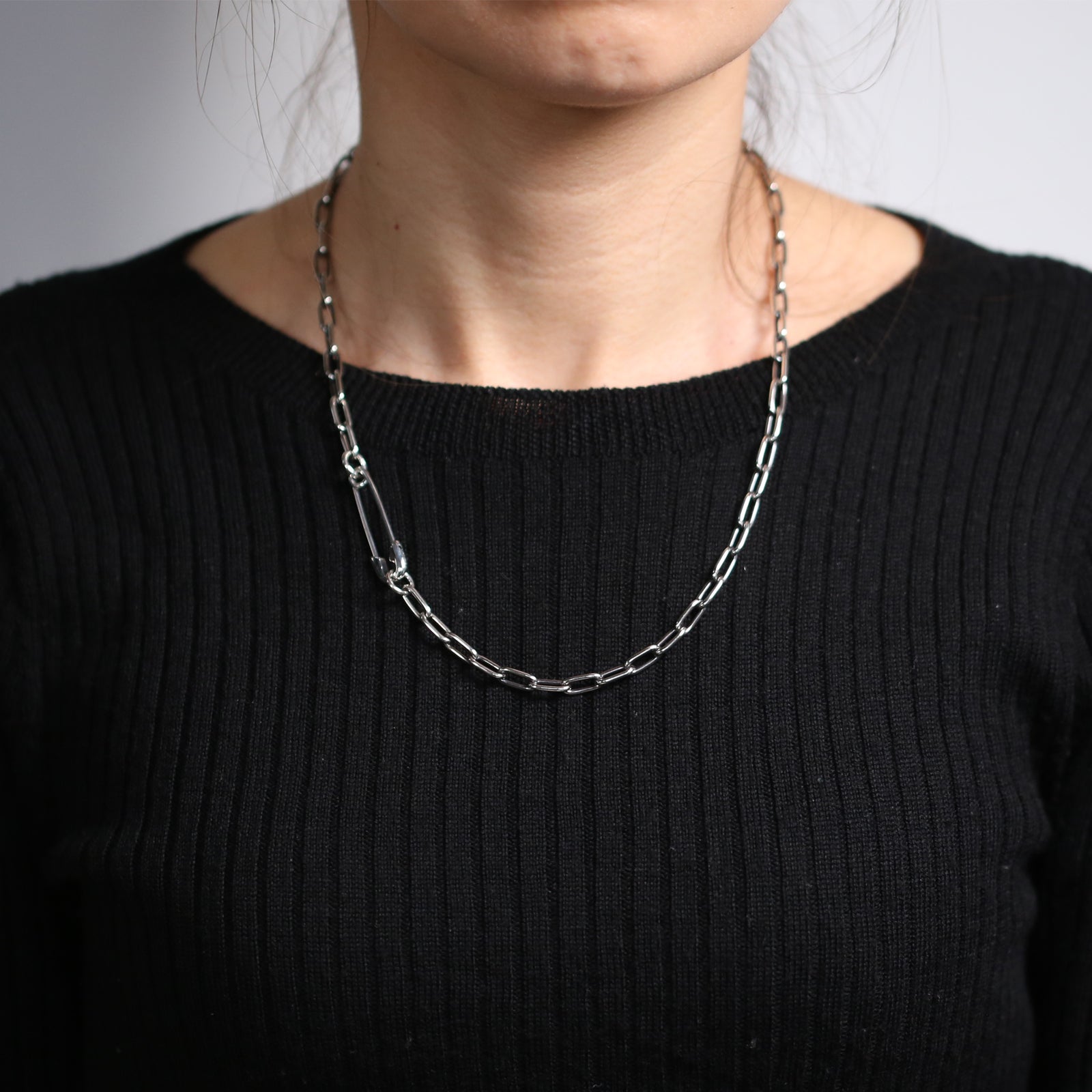 Safety Pin Long Azuki Chain Diamond Necklace M - Silver (Smoked Finish)