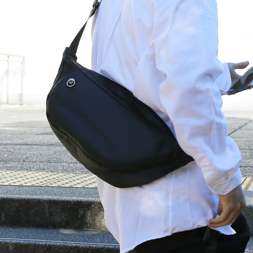 Ethical Leather Banana Shoulder Body Bag M Size Original/Made in Japan
