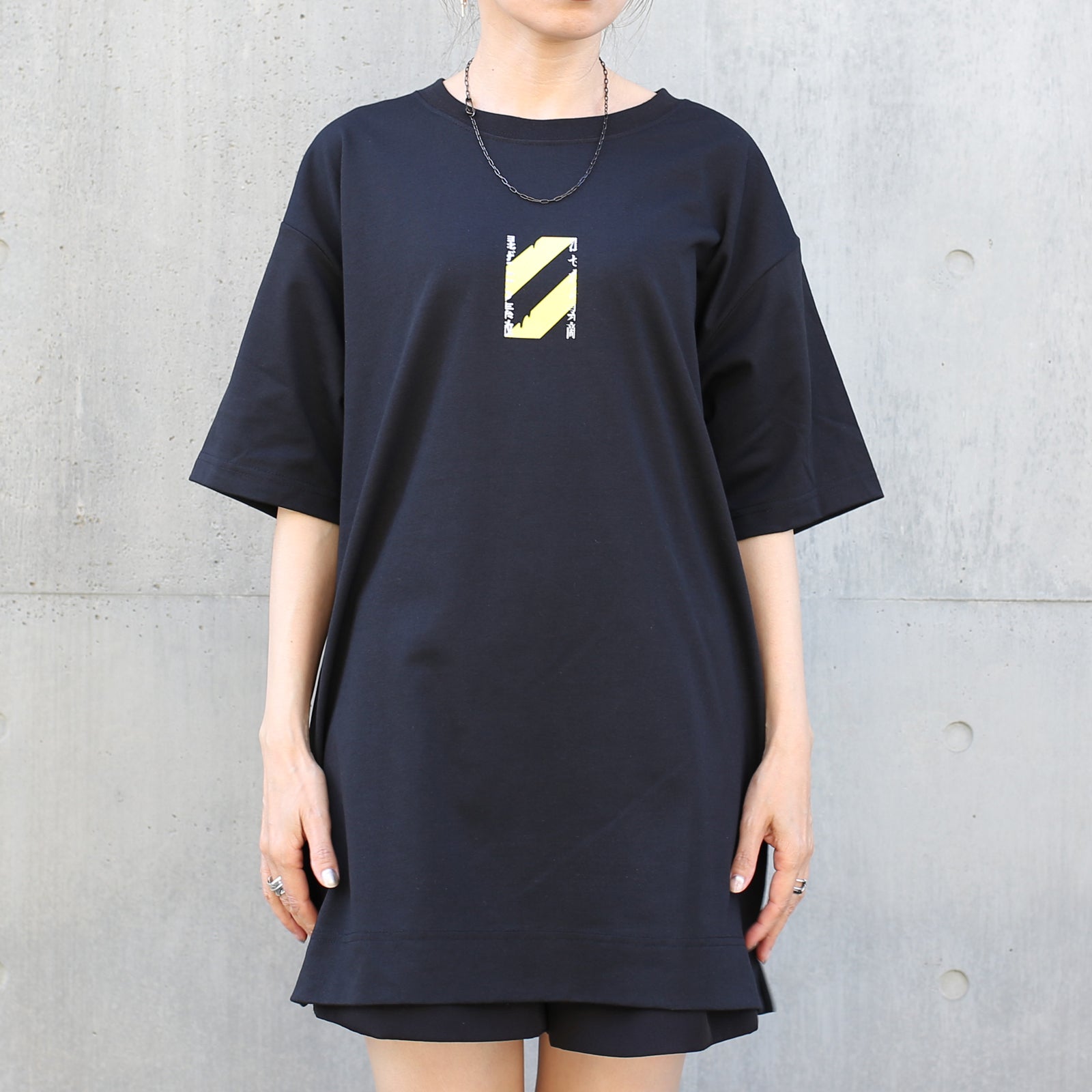 25 + 1 = NICOICHI Graphic T-Shirt / Black