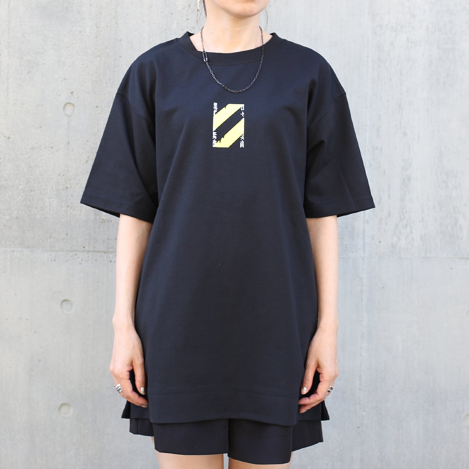 25 + 1 = NICOICHI Graphic T-Shirt / Black