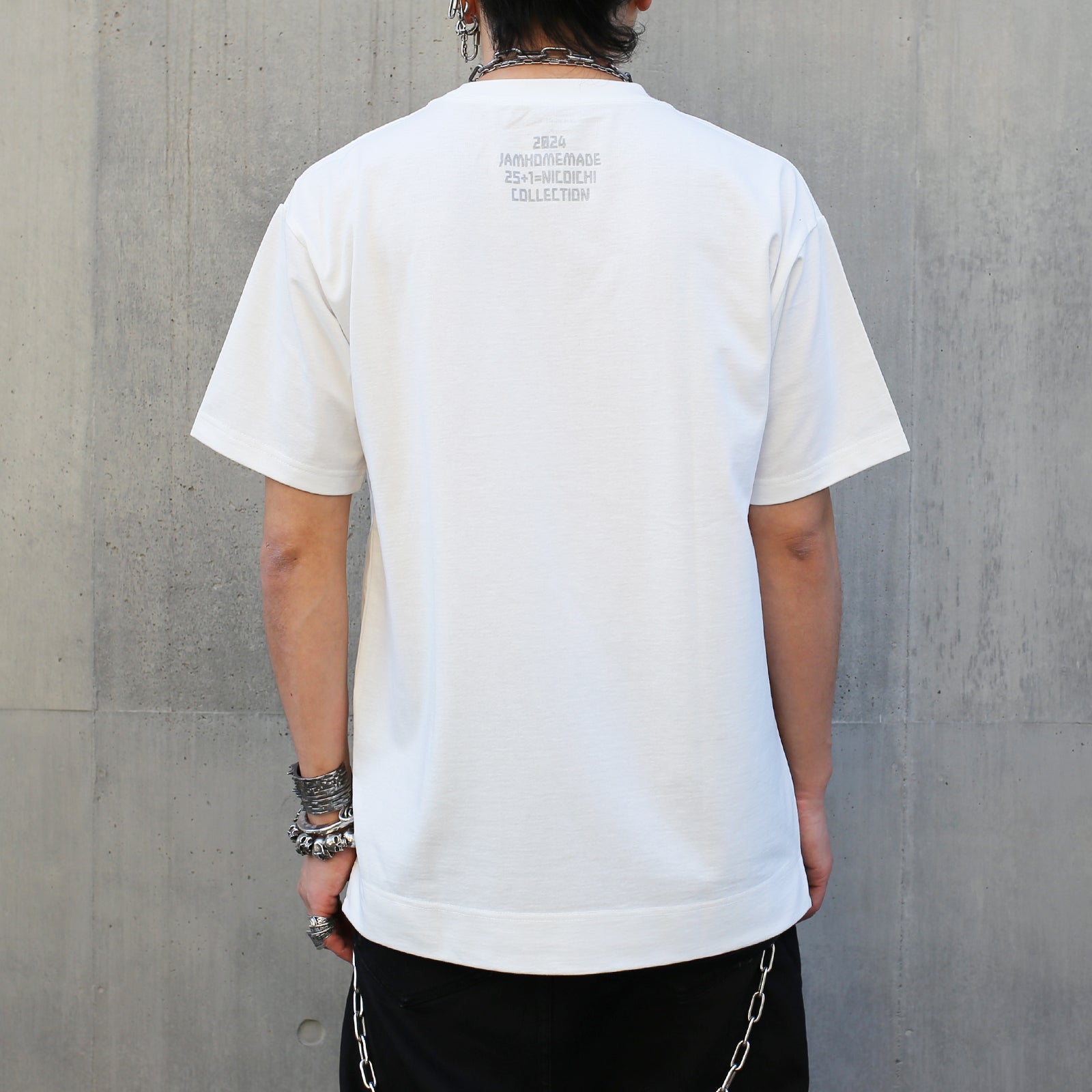 25 + 1 = NICOICHI Graphic T-Shirt / White