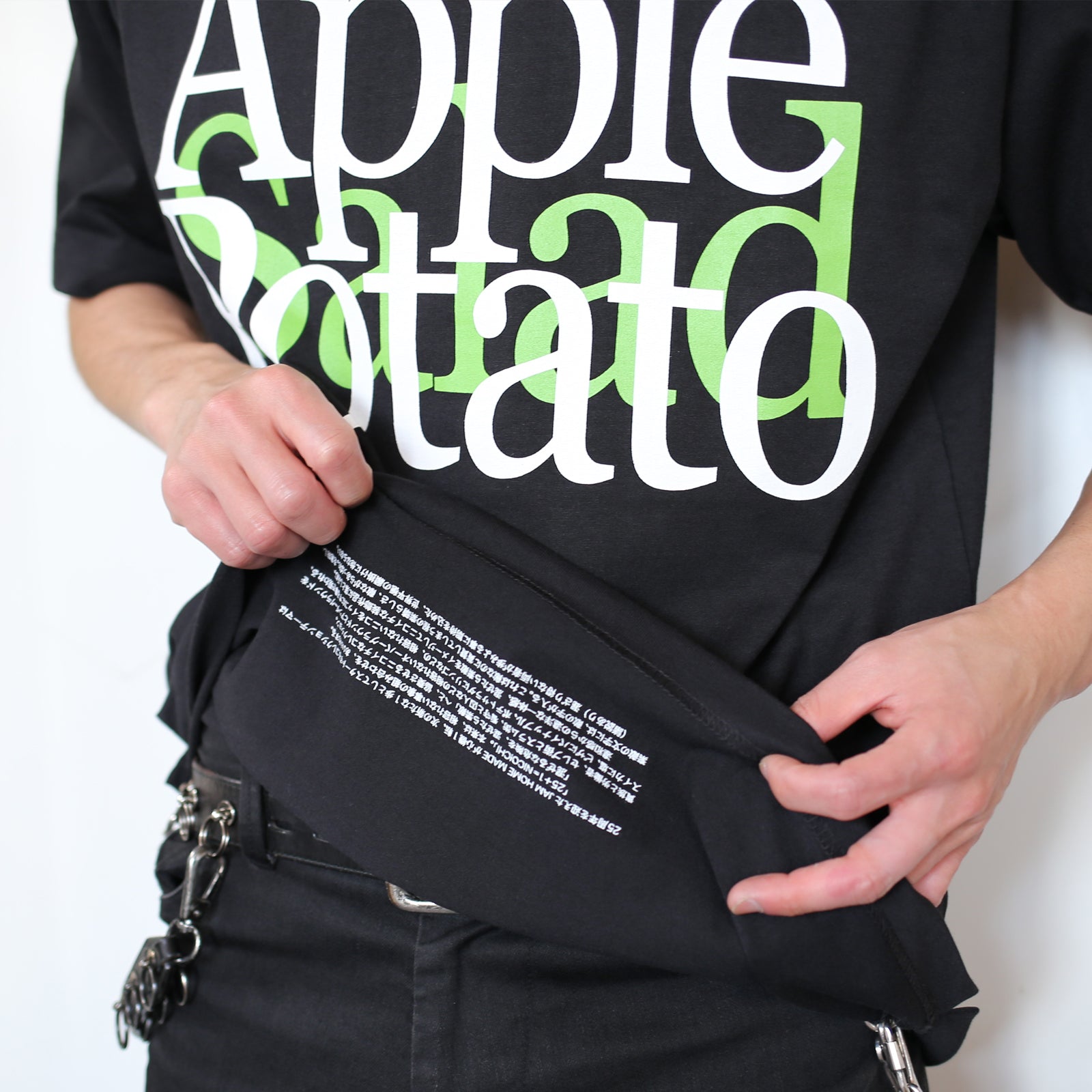 Apple T-Shirt / Black