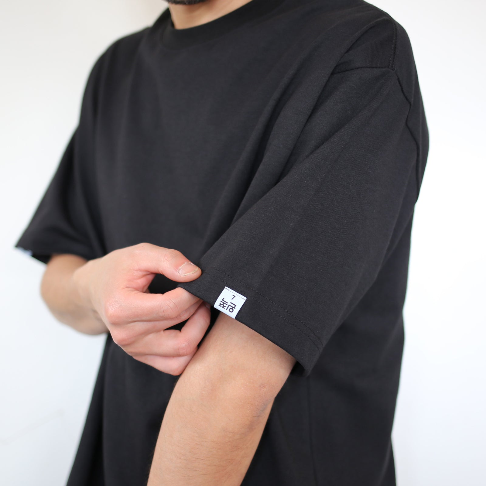 Wenchok Orunchok T-Shirt / Black