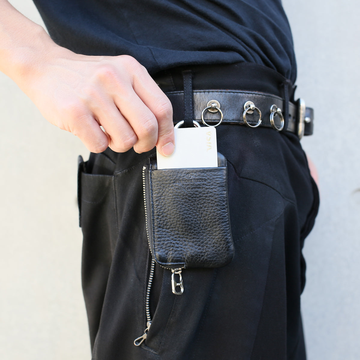 Hands-free L-shaped Zip Pouch/Fragment Case Scotchgard Leather with Chain