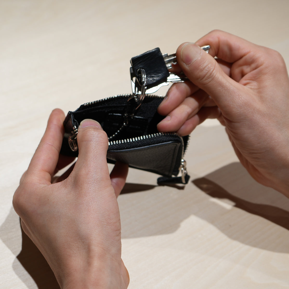 4NK Trick Mini Zip Coin Wallet Cashless Wallet / L-Shaped Coin & Key Case / Eyelet