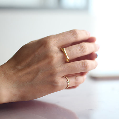 Pirates of the Caribbean: Dead Men Tell No Tales Crossbone Ring - 18K Yellow Gold