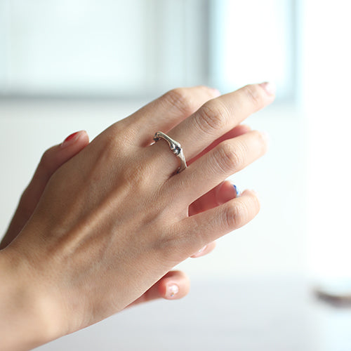 Pirates of the Caribbean: Dead Men Tell No Tales Crossbone Ring - Silver