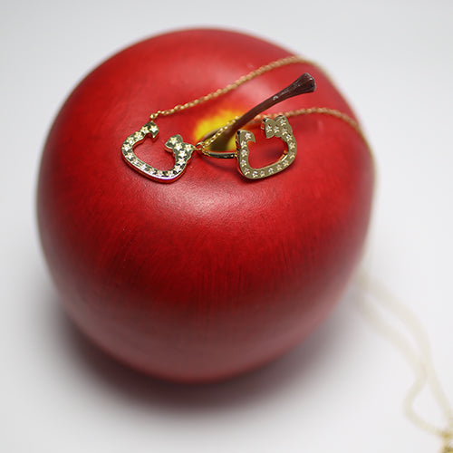 Hello Kitty Horseshoe Necklace - 10K Yellow Gold