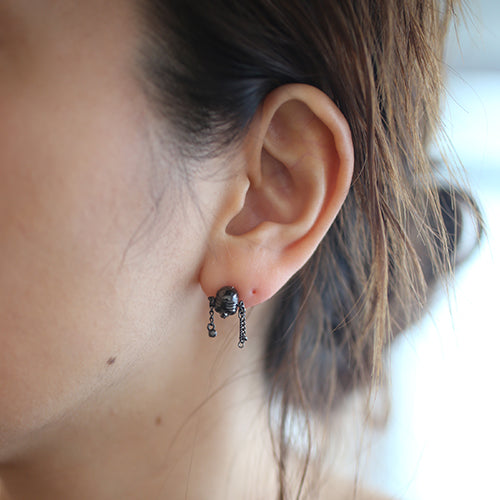 加勒比海盜：世界的盡頭骷髏耳環 - 黑色（單隻）