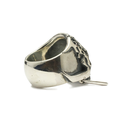 Pirates of the Caribbean: Dead Men Tell No Tales Skull Ring - Silver