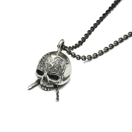 Pirates of the Caribbean: Dead Men Tell No Tales Skull Necklace - Silver